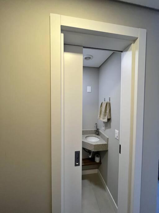 Apartamento 2 Suites Com Piscina E Churrasqueira, Ao Lado Da Ufsc フロリアノポリス エクステリア 写真