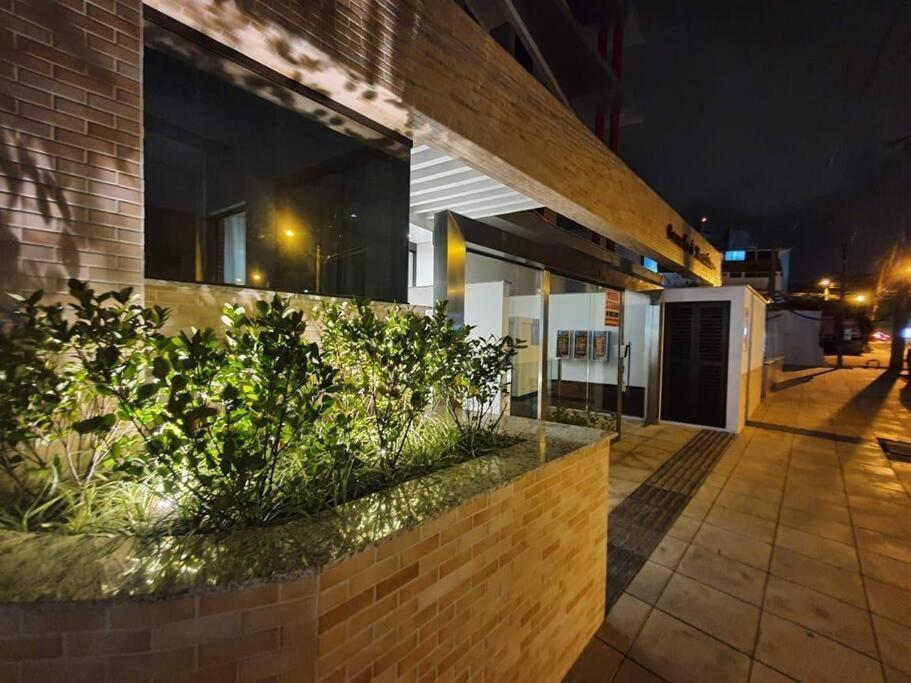 Apartamento 2 Suites Com Piscina E Churrasqueira, Ao Lado Da Ufsc フロリアノポリス エクステリア 写真
